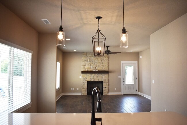 Building Photo - Upscale 4 Bedroom 3.5 Bathroom Home in Fayetteville!!