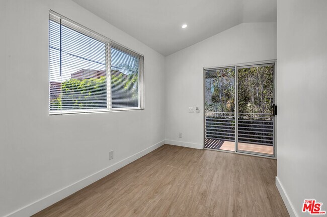 Building Photo - 825 San Miguel Ave