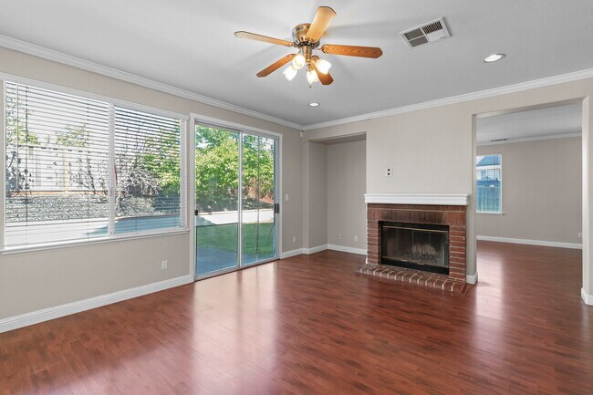 Building Photo - 5220 Peacock Hill Dr