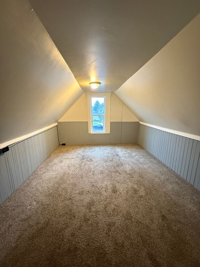 Building Photo - 4bd 1ba Home