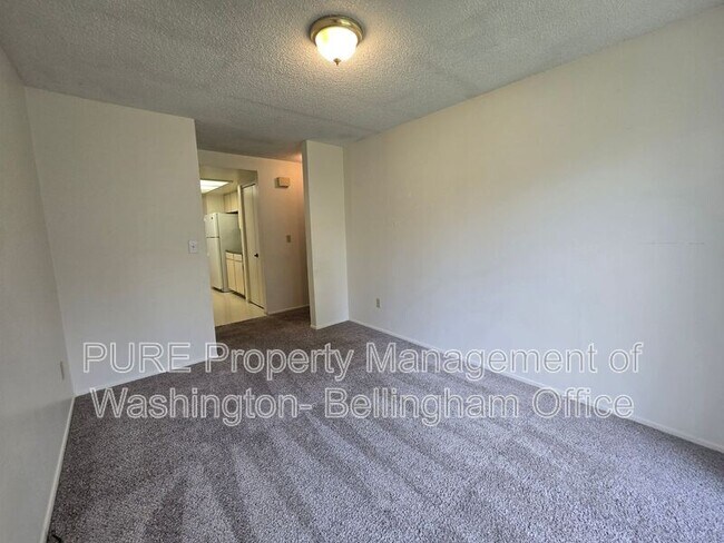 Building Photo - 3366 Cherrywood Ave