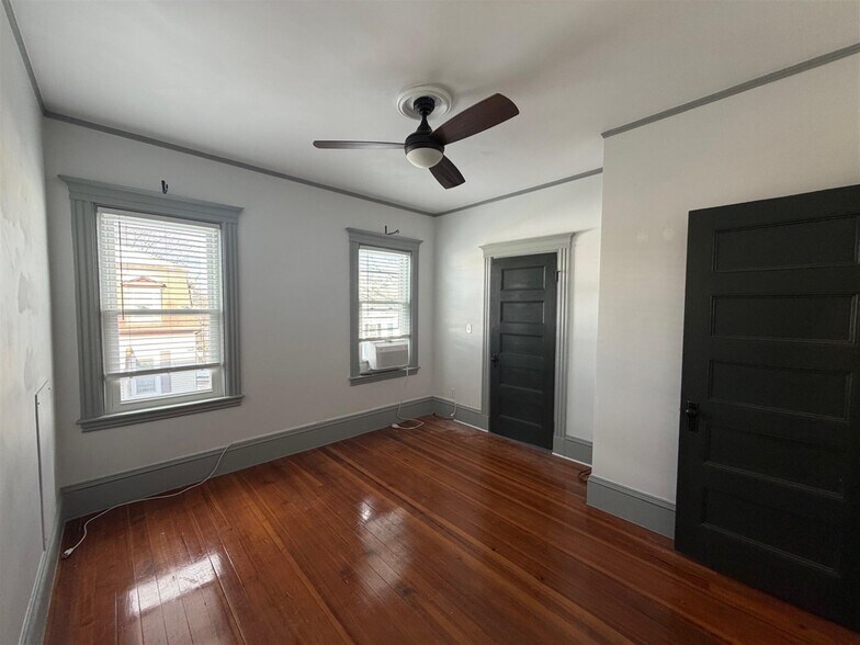 Building Photo - 27 Gilman Ter