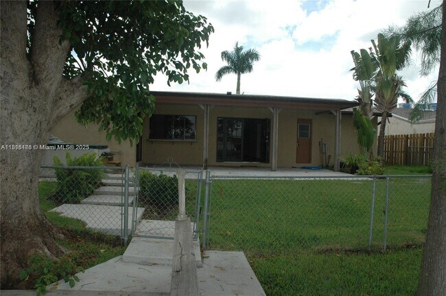 Building Photo - 3941 NW 115th Terrace