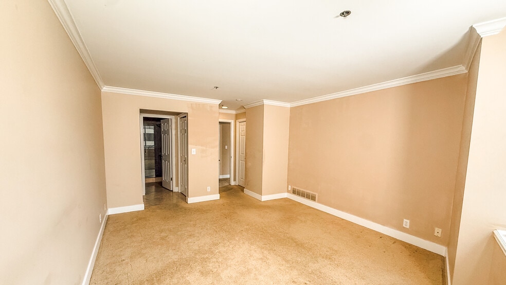 Building Photo - 44 W Broadway