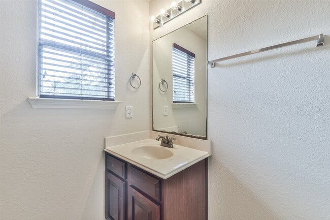 Building Photo - 29315 Hickory Terrace Dr