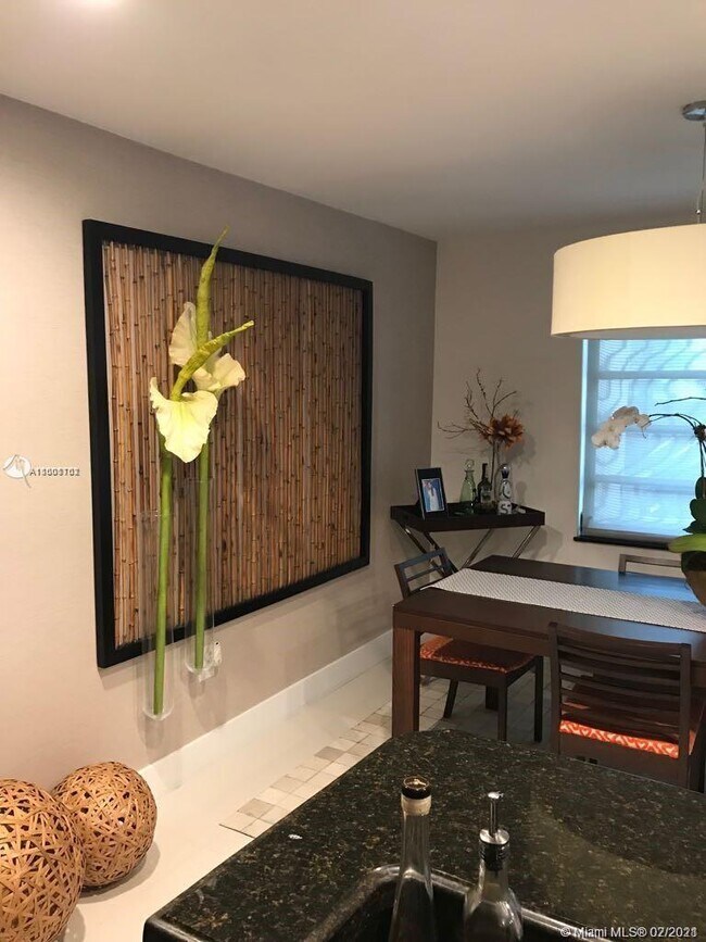 Building Photo - 12521 SW 94th Ter  Miami Fl 33186