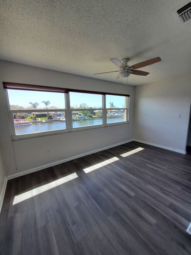 Building Photo - Waterfront 1 bedroom 1.5 bath 2nd story co...