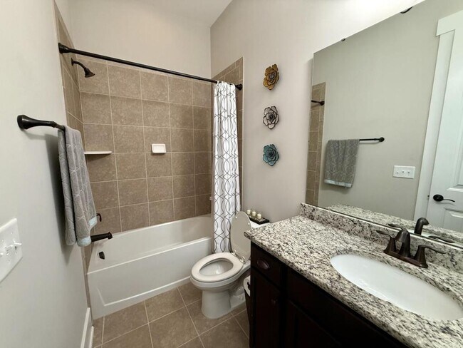 Building Photo - 1316 Spicer Ln