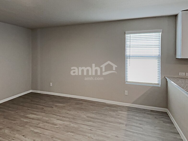 Building Photo - 9978 Sarrebourg St