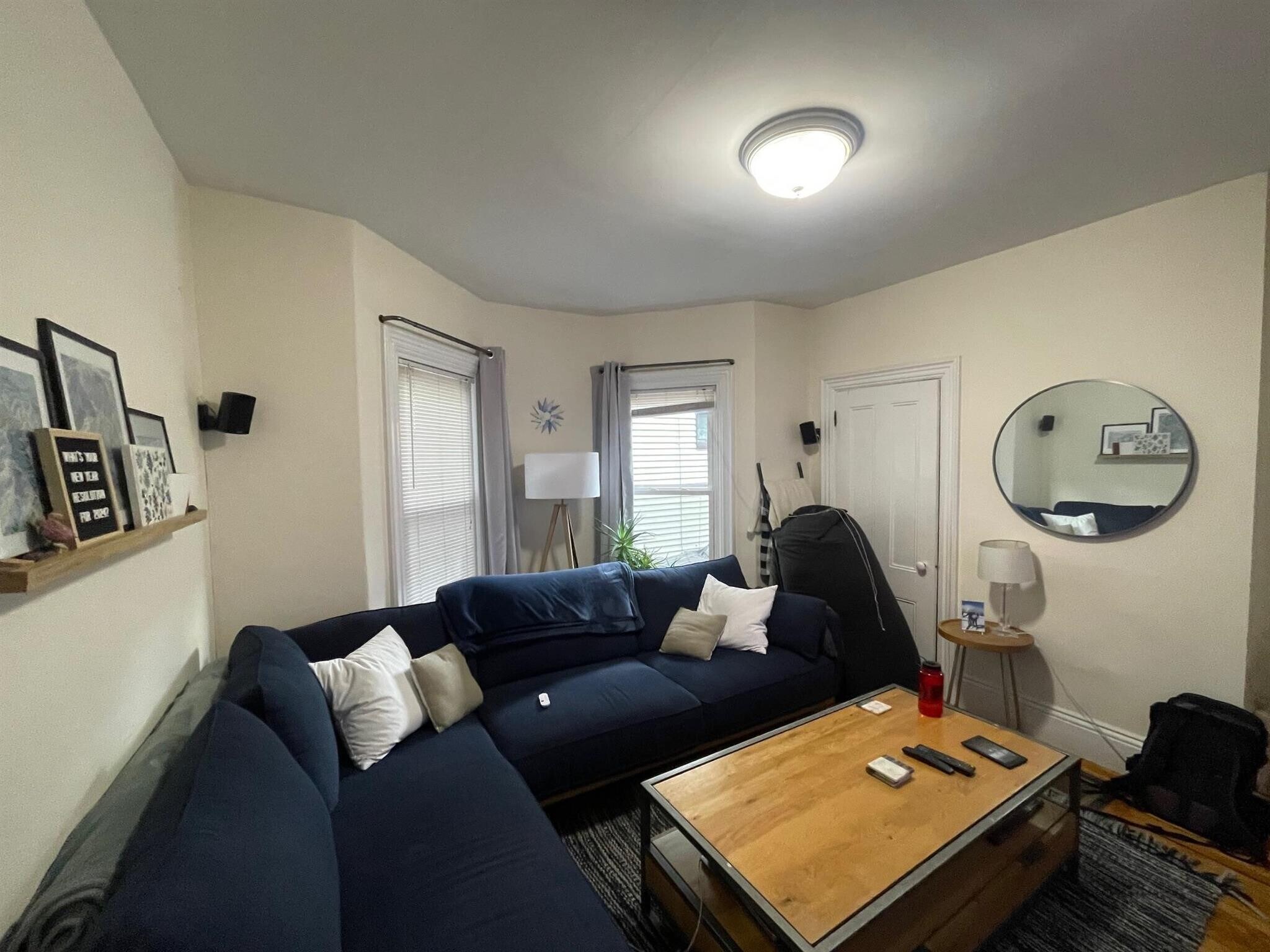 Building Photo - 21 Hall St