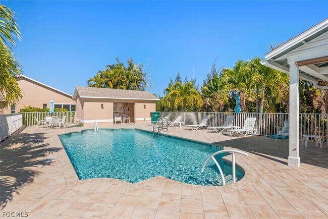 Building Photo - 16830 Sanibel Sunset Ct