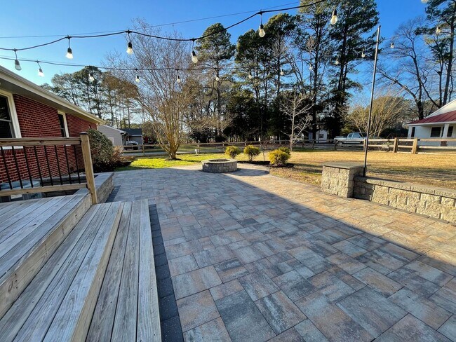 Building Photo - Call Amanda Tate at (757)289-6810 for more information