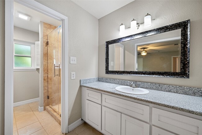 Building Photo - 12050 Sela Ln