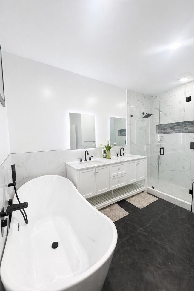 Building Photo - 6538 Abbey Rd