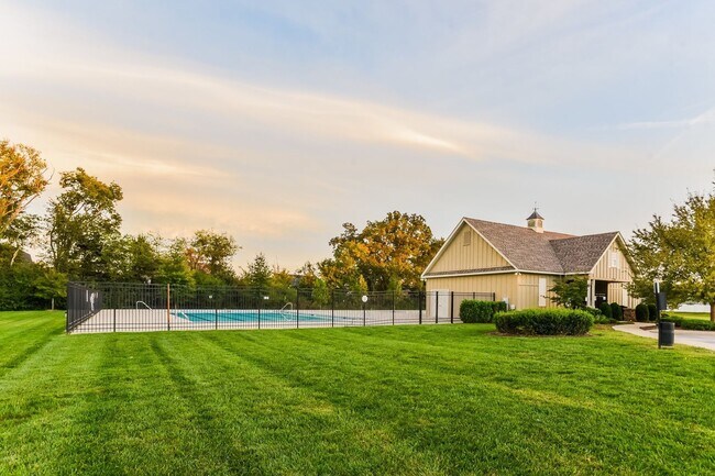 Building Photo - Beautifully upgraded former model home - M...