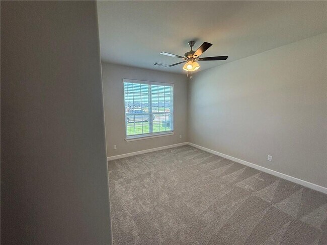 Building Photo - 1451 Dresden Dr
