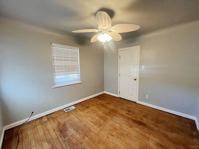 Building Photo - Stylish 2-Bedroom Home with Modern Upgrades!