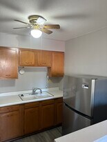 Building Photo - 105 NE 5th Ave