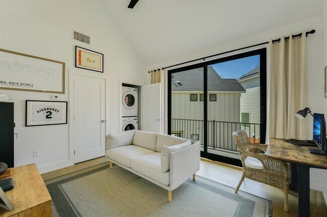 Building Photo - 907 Redd St