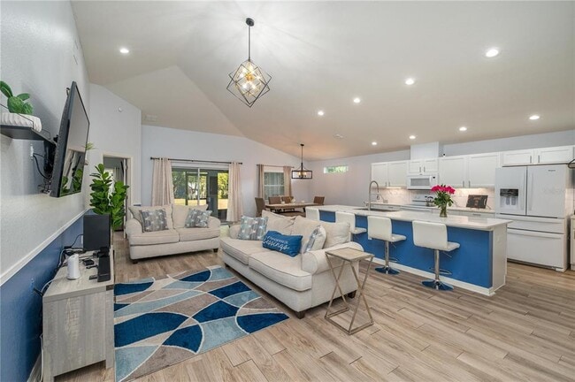 Building Photo - 501 Interlock St