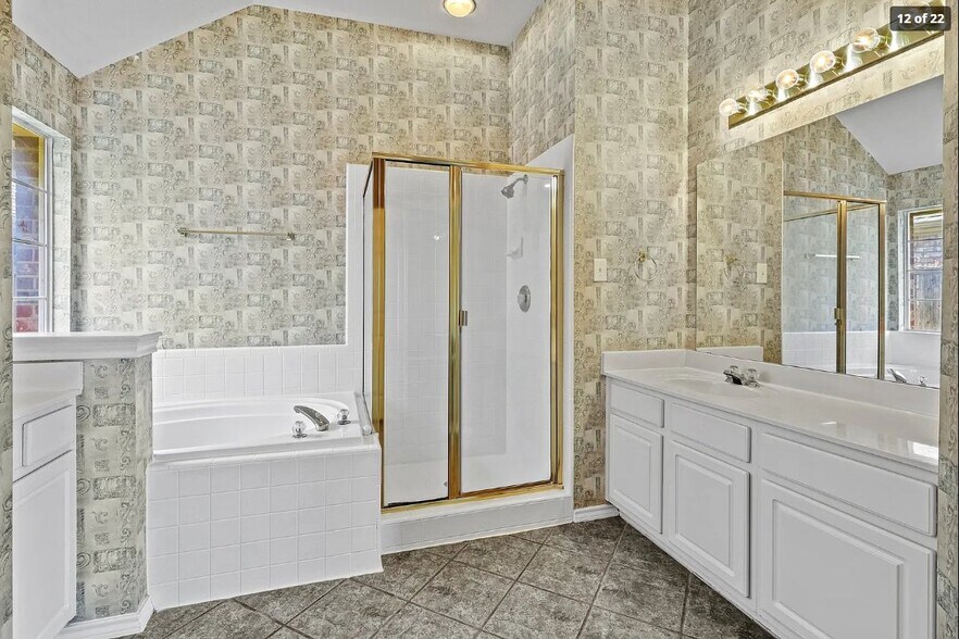 Building Photo - 2127 Ballycastle Dr