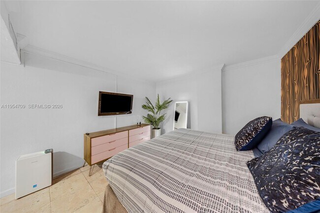 Building Photo - 19201 Collins Ave