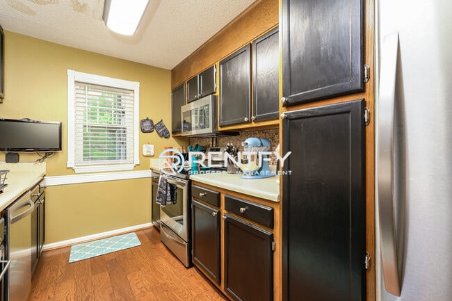 Building Photo - 3810 Old Rosebud Ct