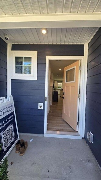 Building Photo - 12 Downing Dr