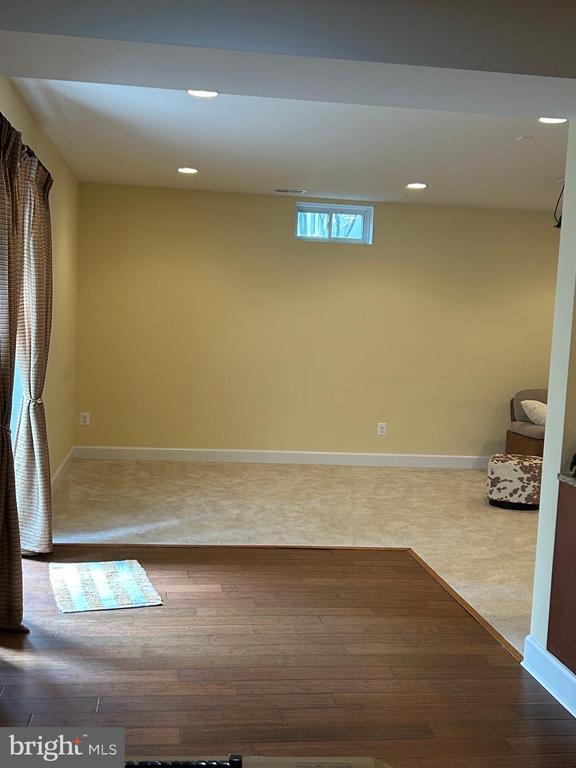 Building Photo - 41857 Rawnsley Dr