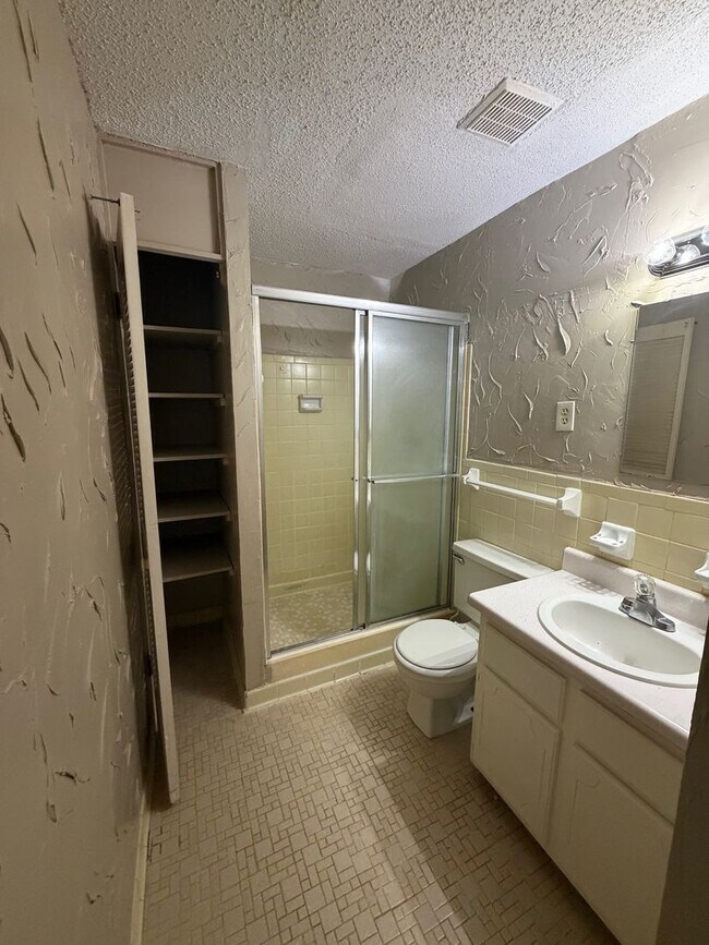 Building Photo - 2835 Los Gatos Ct