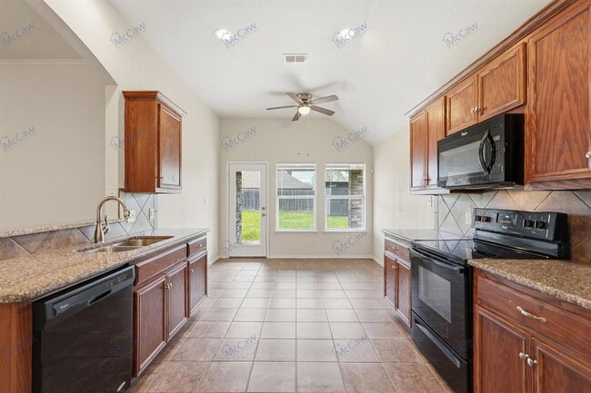 Building Photo - 1904 Louis Miller Dr