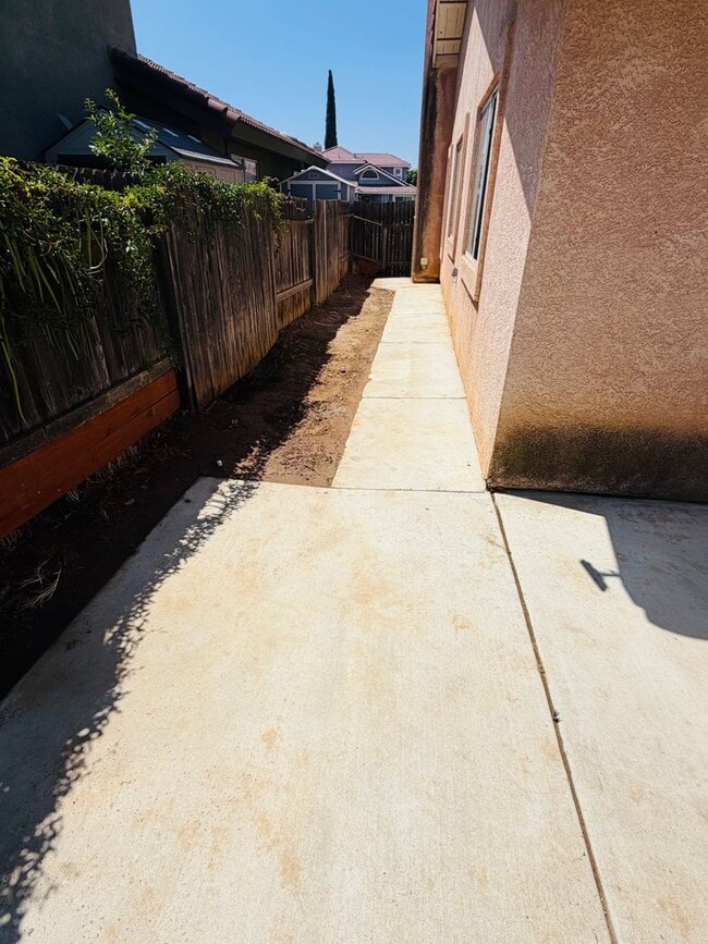 Building Photo - Single-Story Home Near March Air Force Base for Rent