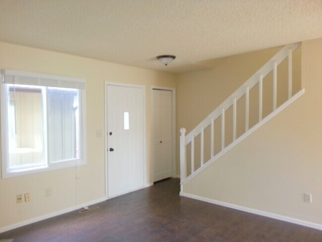 Building Photo - 1603 Cottonwood Dr