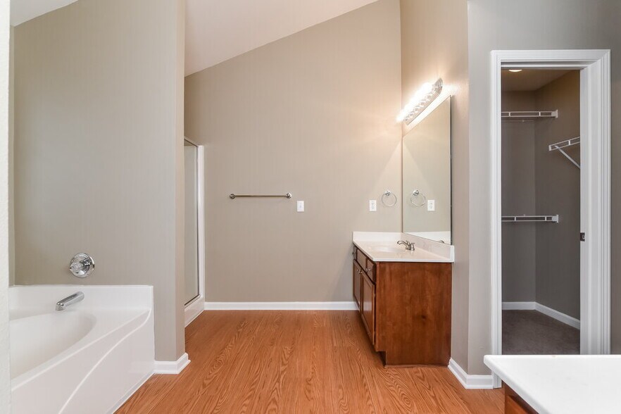 Building Photo - 6593 Grand Hickory Dr