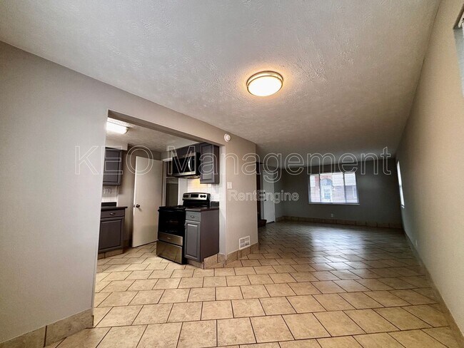 Building Photo - 1059 Wilmington Ave