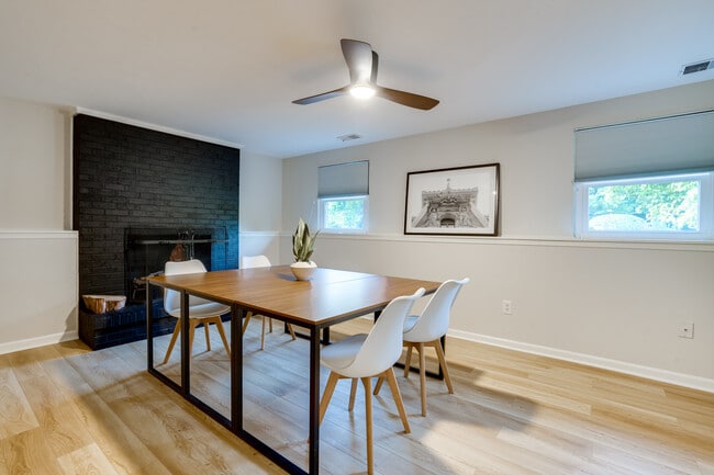 Coworking Area - 5471 Braddock Ridge Dr