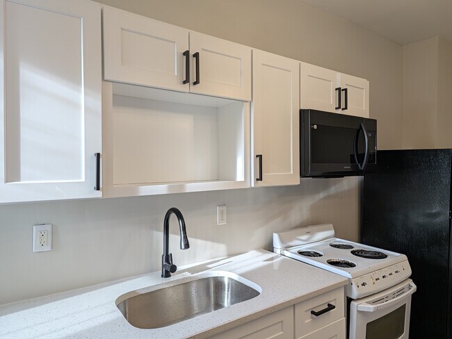 Building Photo - 434 N 52nd St
