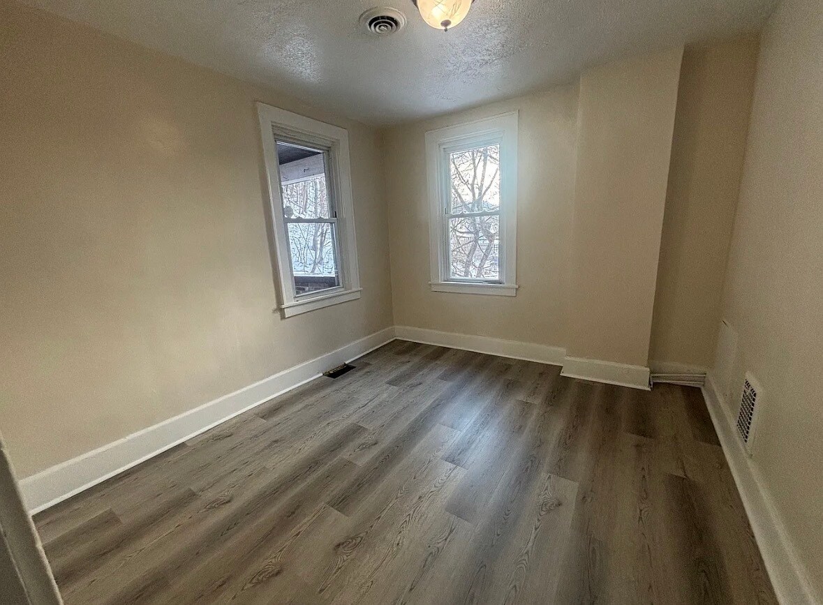 Building Photo - 254 Hillside Ave