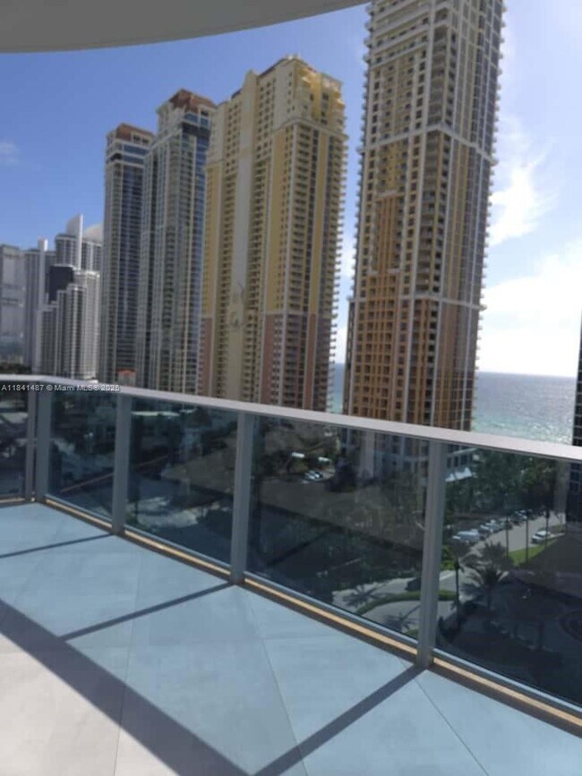 Building Photo - 17550 Collins Ave