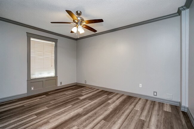 Building Photo - 10 Carol Ct