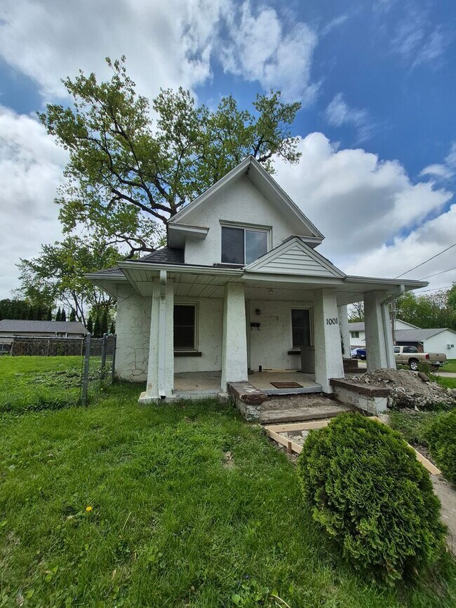 Primary Photo - Charming 2 bed-1 bath in Bloomington