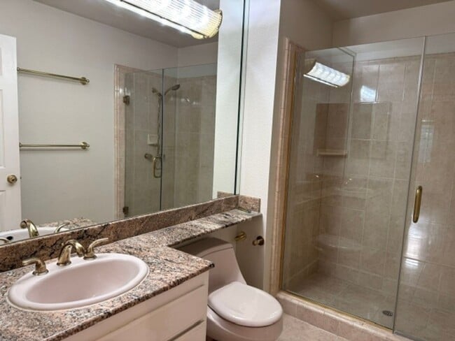Building Photo - Beautiful single level townhome in Pleasant Hill with 2 car attached garage!