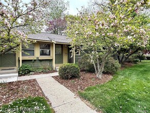 Building Photo - 2824 Whitewood St