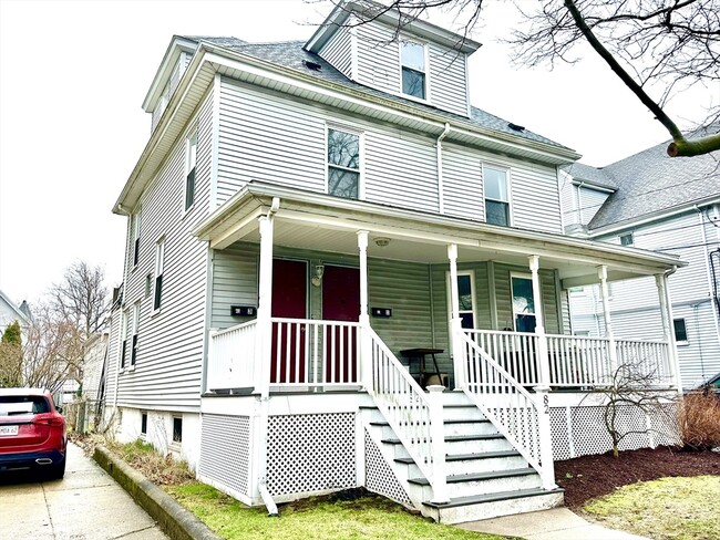Primary Photo - 82 Dexter Ave