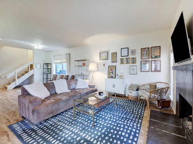 Building Photo - 1617 S Kirkwood Rd