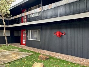 Building Photo - Raleigh