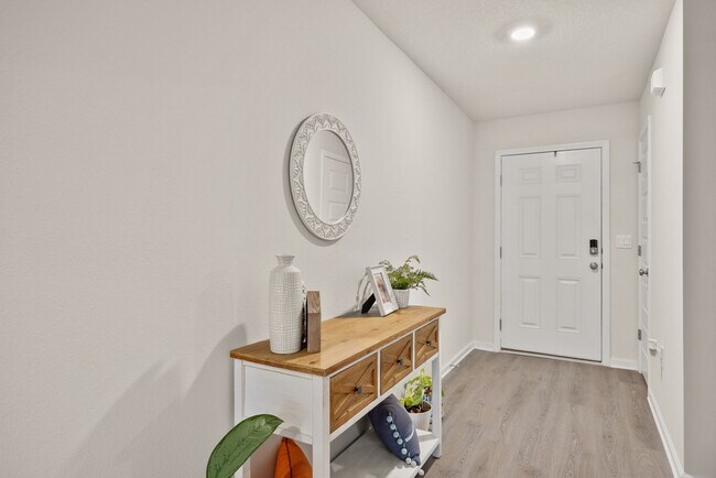 Building Photo - 4/2 Stunning Brick Home with community pool in Crestview