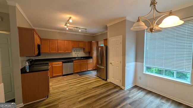 Building Photo - 370 Brentwood Dr