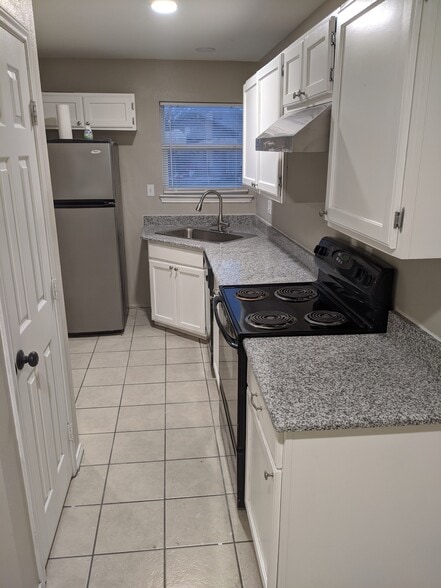 Building Photo - 540 Waco St