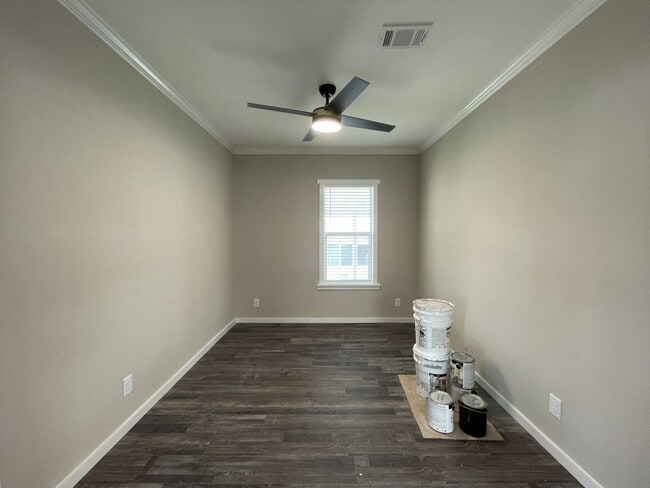 Building Photo - 437 Andros